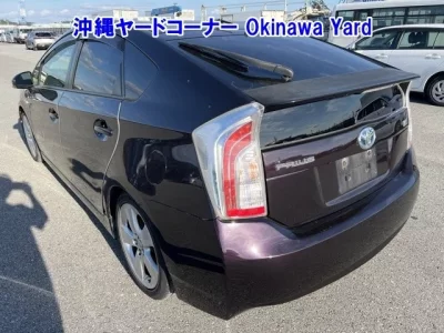 Toyota PRIUS  с аукциона в Японии