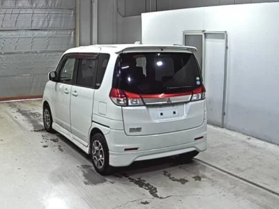 Mitsubishi DELICA D2