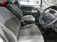 Toyota VOXY лот № 214 оценка R  с аукциона в Японии 4