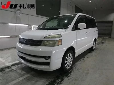 Toyota VOXY  с аукциона в Японии