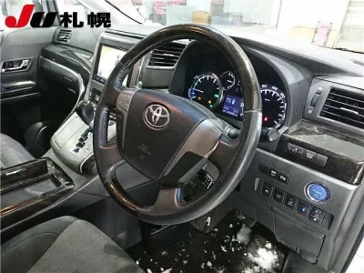 Toyota VELLFIRE  с аукциона в Японии