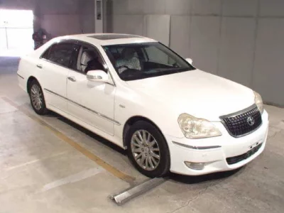 Toyota CROWN  с аукциона в Японии