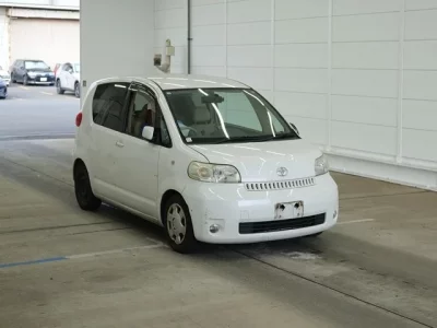 Toyota PORTE  с аукциона в Японии
