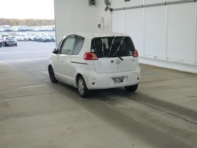 Toyota PORTE  с аукциона в Японии