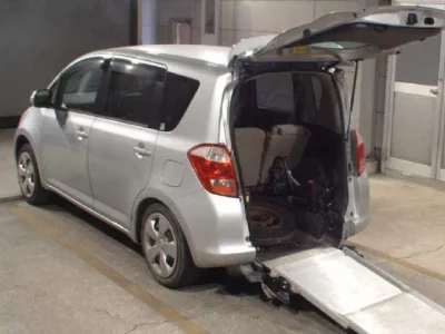 Toyota RACTIS  с аукциона в Японии