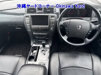 Toyota CROWN  с аукциона в Японии