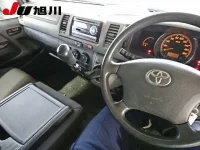 Toyota HIACE VAN лот № 4704 оценка R  с аукциона в Японии 9