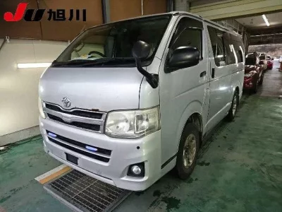 Toyota HIACE VAN  с аукциона в Японии