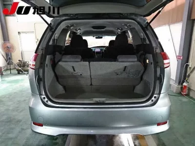 Toyota ESTIMA  с аукциона в Японии