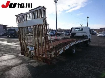 Toyota DYNA  с аукциона в Японии