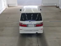 Toyota ALPHARD лот № 2226 оценка 3  с аукциона в Японии 2