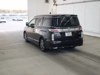Nissan ELGRAND лот № 2247 оценка 3.5  с аукциона в Японии 1