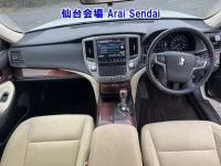 Toyota CROWN лот № 41002 оценка RA  с аукциона в Японии 3