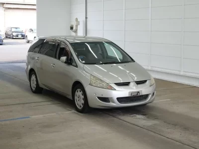 Mitsubishi GRANDIS