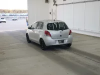 Toyota VITZ лот № 2262 оценка 3.5  с аукциона в Японии 1