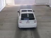 Toyota PRIUS лот № 2264 оценка RA  с аукциона в Японии 2