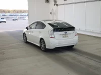 Toyota PRIUS лот № 2264 оценка RA  с аукциона в Японии 1