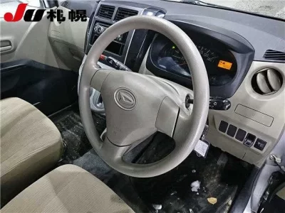 Daihatsu MIRA  с аукциона в Японии