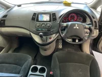 Mitsubishi GRANDIS лот № 2270 оценка 3  с аукциона в Японии 4