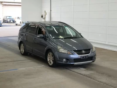 Mitsubishi GRANDIS  с аукциона в Японии