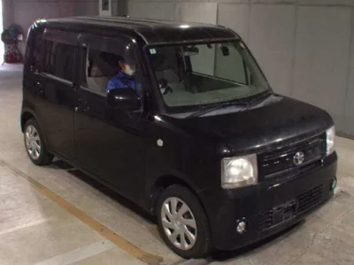 Toyota PIXIS SPACE  с аукциона в Японии
