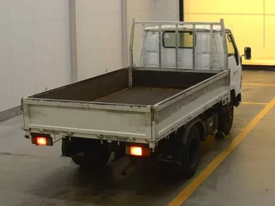 Toyota DYNA  с аукциона в Японии