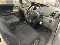 Toyota VOXY лот № 2294 оценка 3.5  с аукциона в Японии 3