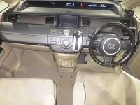 Honda STEP WAGON лот № 8590 оценка R  с аукциона в Японии 2