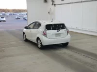 Toyota AQUA лот № 2298 оценка 3.5  с аукциона в Японии 1