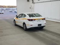 Mazda AXELA лот № 2296 оценка 4  с аукциона в Японии 1