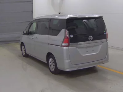 Nissan SERENA  с аукциона в Японии