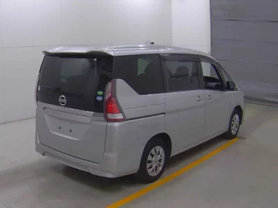 Nissan SERENA  с аукциона в Японии