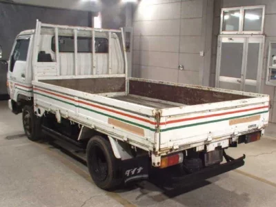 Toyota DYNA  с аукциона в Японии