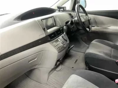 Toyota ESTIMA  с аукциона в Японии