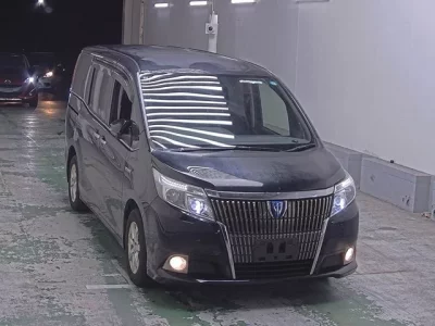 Toyota ESQUIRE  с аукциона в Японии