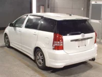 Toyota WISH лот № 8624 оценка 3.5  с аукциона в Японии 1