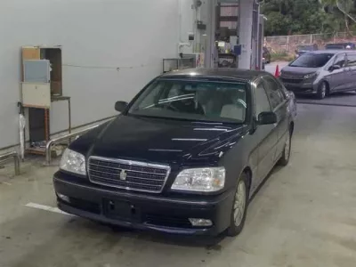 Toyota CROWN  с аукциона в Японии