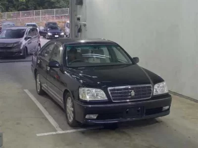 Toyota CROWN  с аукциона в Японии