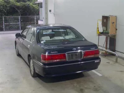 Toyota CROWN  с аукциона в Японии
