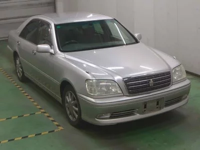 Toyota CROWN  с аукциона в Японии