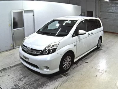 Toyota ISIS  с аукциона в Японии