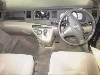 Toyota ISIS лот № 8634 оценка 3.5  с аукциона в Японии 2