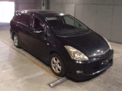 Toyota WISH  с аукциона в Японии