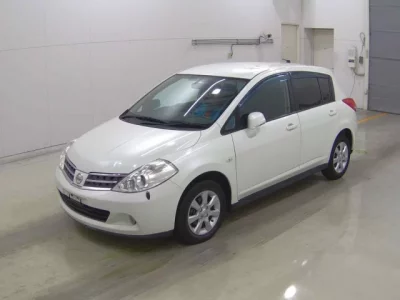 Nissan TIIDA  с аукциона в Японии