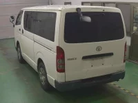 Toyota HIACE VAN лот № 50 оценка R  с аукциона в Японии 1