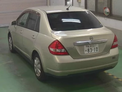 Nissan TIIDA LATIO  с аукциона в Японии