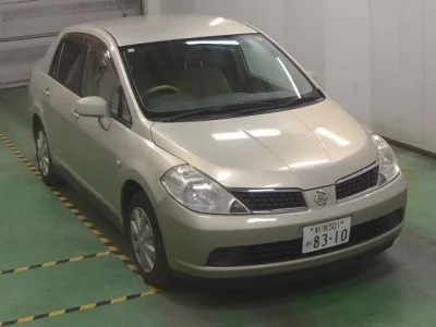Nissan TIIDA LATIO  с аукциона в Японии