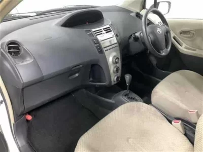 Toyota VITZ  с аукциона в Японии