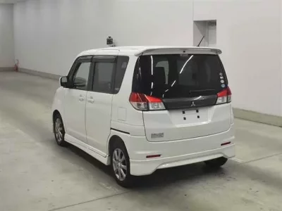 Mitsubishi DELICA D2