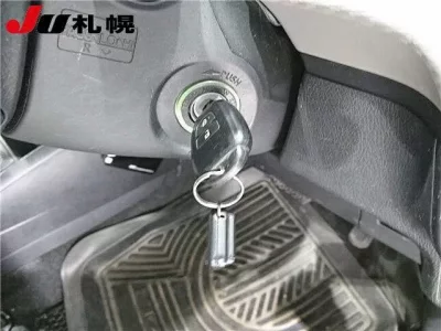 Toyota COROLLA AXIO  с аукциона в Японии